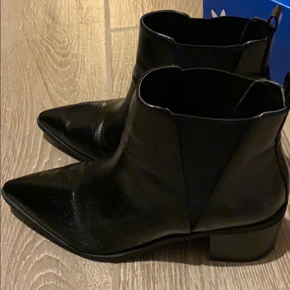 Lack booties US  9